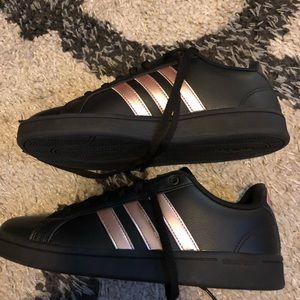 Women’s Adidas Neo  size 9